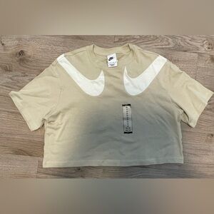 Nike boxy crop t-shirt
